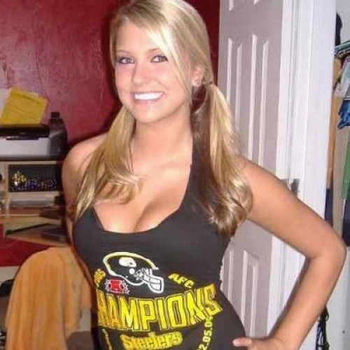 Hot Football Chicks on X: #nfl #SteelersNation #hotchicks https